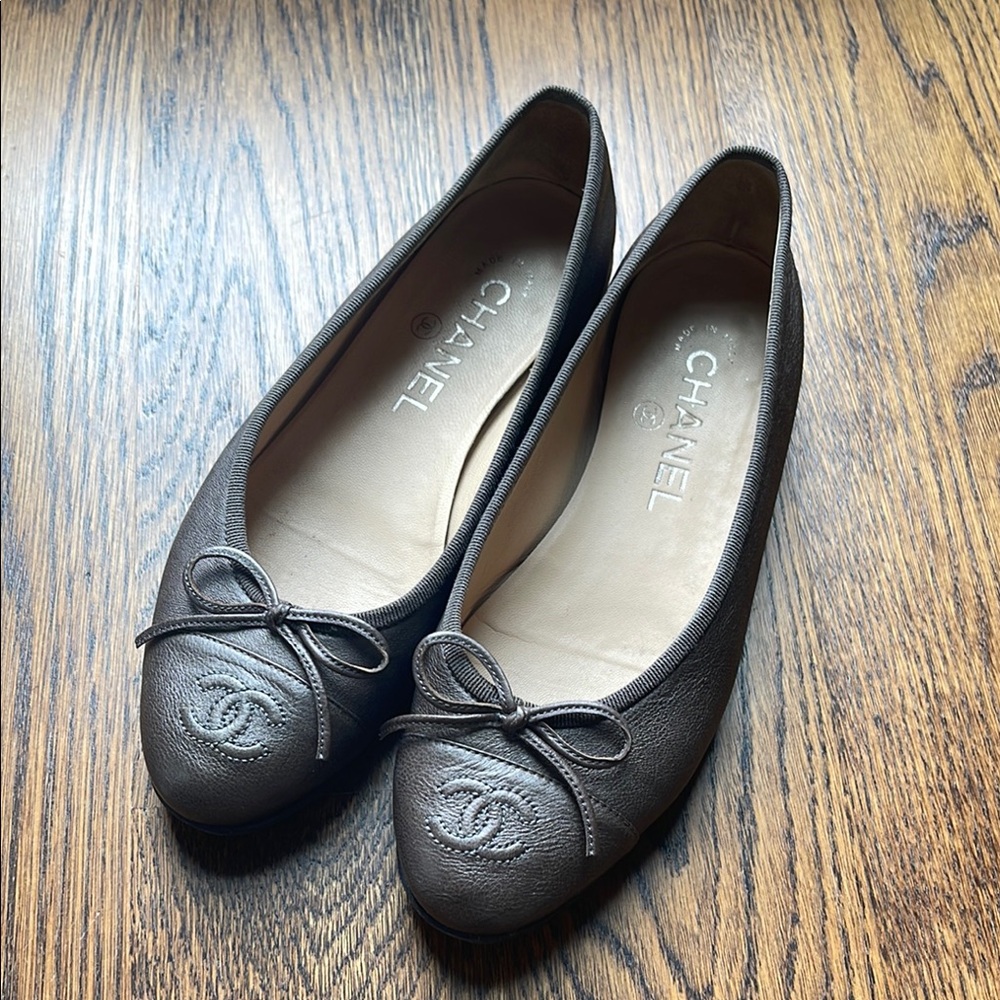 Chanel Brown Leather Flats with Iconic CC Logo